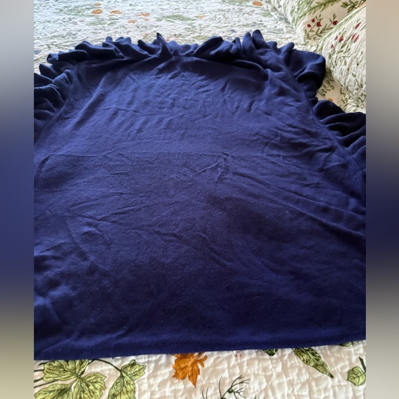 Polyester Knit Shawl - Picture 3 of 4